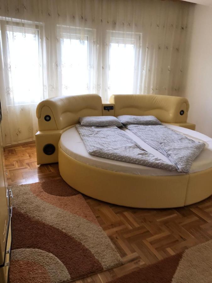 Apartment Alpi Peć Exterior foto